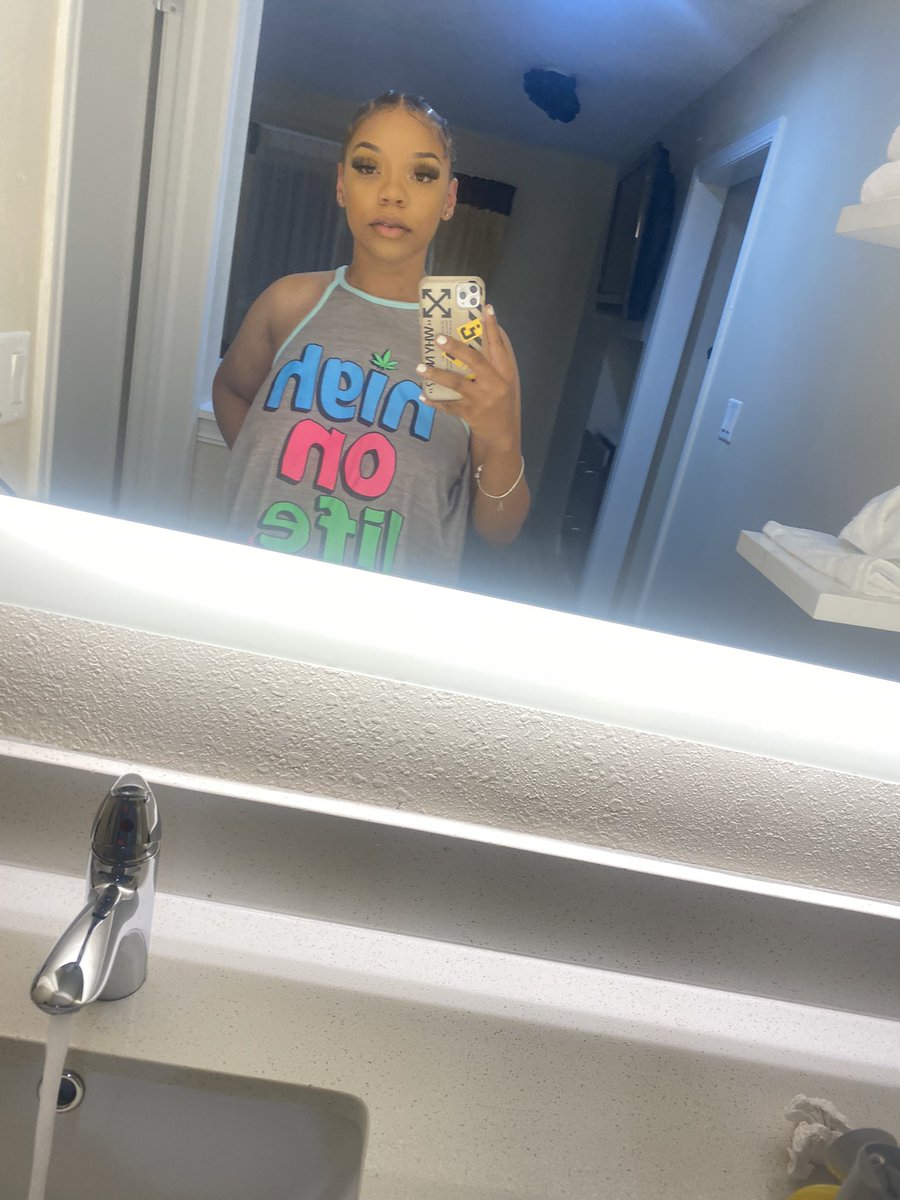 ariifamous's tweet photo. If bad bitch was a person. https://t.co/kP74dht3wi