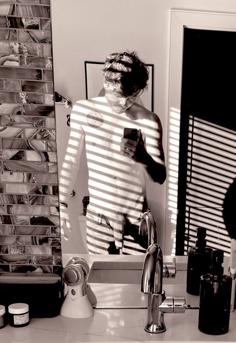 Lighting was too good https://t.co/TFjRHNZf1h