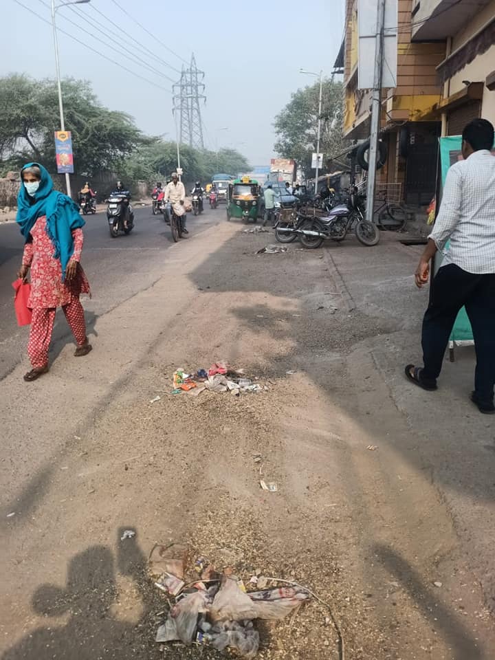 rajeevchh's tweet photo. गाजीपुर डेयरी फार्म में सड़को की सफाई।
@narendramodi
@adeshguptabjp
@GautamGambhir
@rameshbidhuri

#MCDATWORK https://t.co/IDqkIIuY6Y