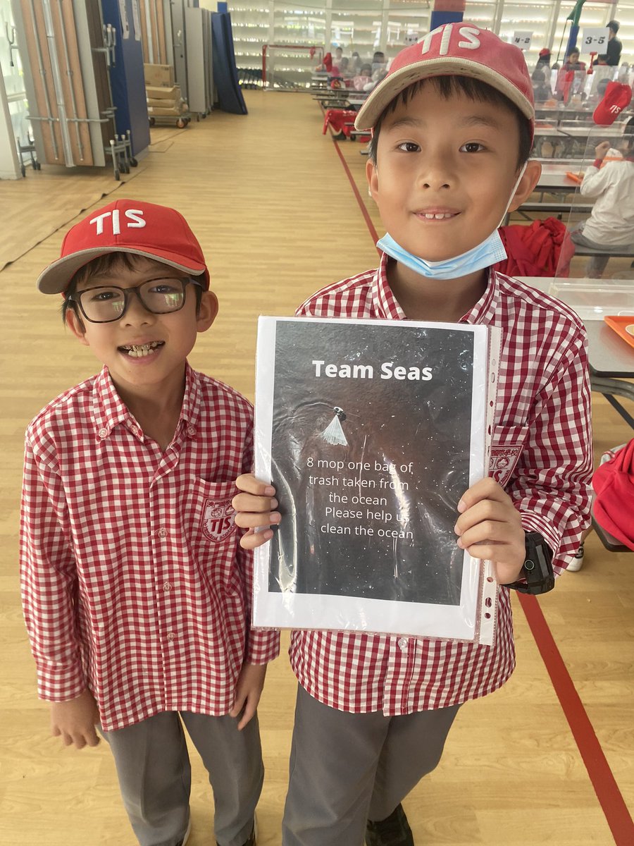 These Grade 4 students spent their lunch recess educating people and promoting #TeamSeas. So great to see students <a href="/TISMacao/">TIS Macao</a> taking action in their own way! #SDGs #globalcitizens #studentagency