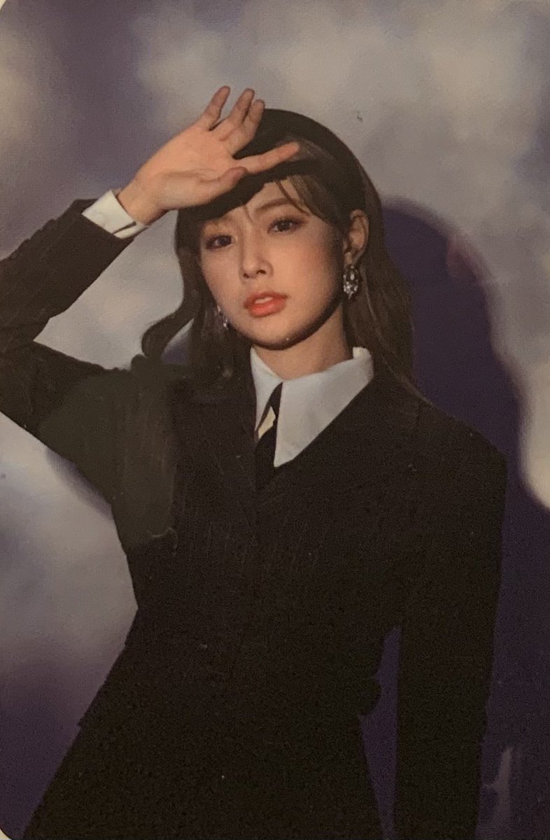 rendez_chuu's tweet photo. Group: Iz*one
Member: Hyewon
Album: One Reeler
Version: Scene 2 AR

#kcollectimage https://t.co/PHFXTwX7x2