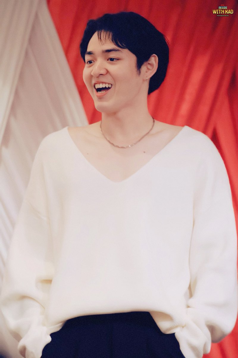 BesidewithKad's tweet photo. 20210403 BeMyBonus 2rd Birthday Fanmeeting
“ปล่อยให้รอยยิ้มของคุณเปลี่ยนโลกแต่อย่าให้โลกเปลี่ยนรอยยิ้มของคุณ”
#BeMyBonus
#กาดไม่ใช่การ์ด
#BesidewithKad https://t.co/nNKsmWLSvY