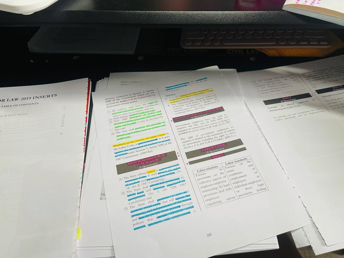 ineshamoyjunio's tweet photo. JC I find it stressful to flip pages back-n-forth and bumigay na rin yung binding, ginawa ko ng loose-leaf π
Problem solved! EZ π€£ #puslanman https://t.co/jetl63DlR3