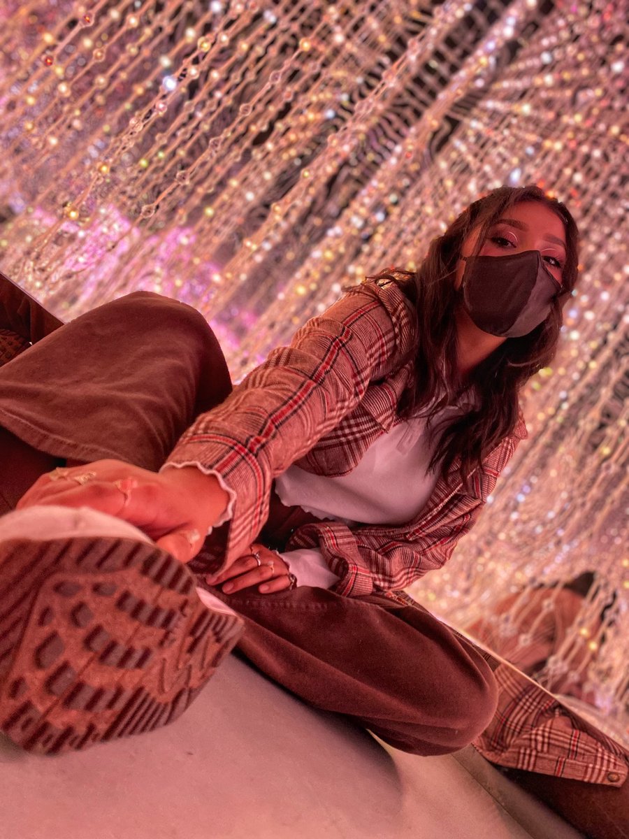 AnahuicR's tweet photo. Blinding Lights ✨ https://t.co/94yfJNQXId