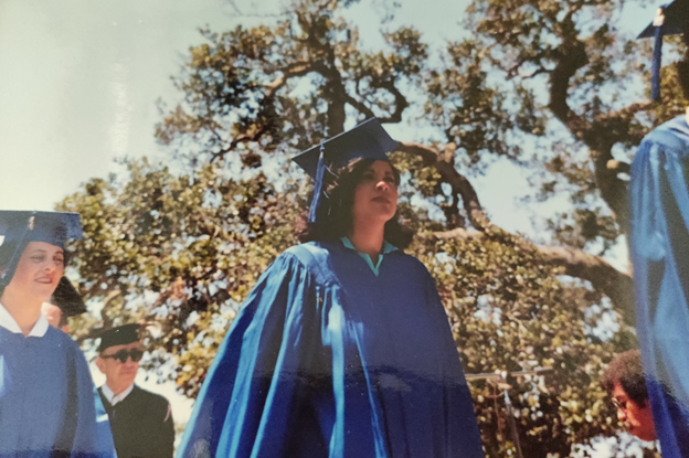 lcamarillo1's tweet image. .@SuVotoEsSuVoz today the nation celebrates the  #firstgenerationday One of millions of first-generation students who had amazing opportunity to graduate from a university. Proud daughter, first born of 8 kids of #MexicanParents Product of #AffirmationAction  #Chicana #latina