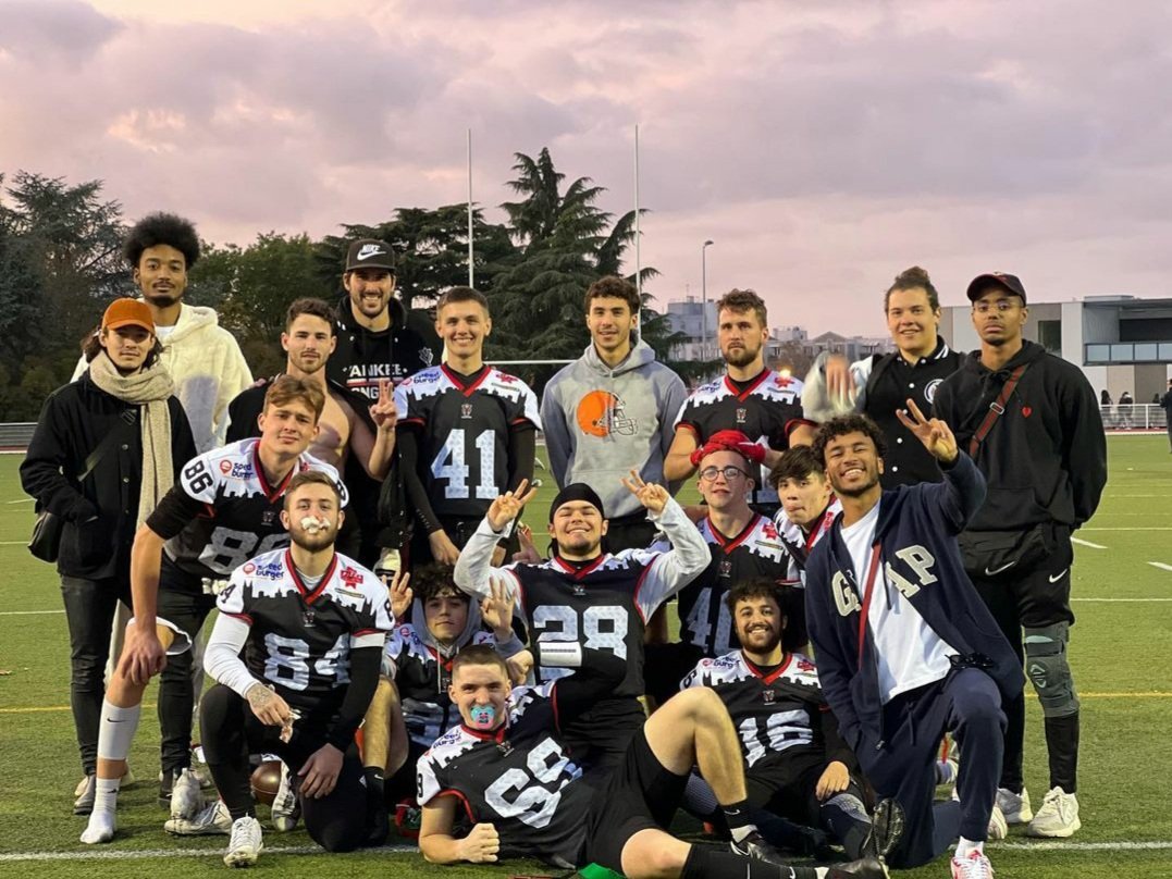 YankeesAngers's tweet photo. Les Yankees sont donc qualifiés pour la finale de la coupe de France masculine de flag à Lyon le dimanche 21 novembre! 🏈

Merci aux @evrycorsaires de nous avoir reçu ainsi qu’à toutes les autres équipes présentes. https://t.co/yjB1NWOe6F