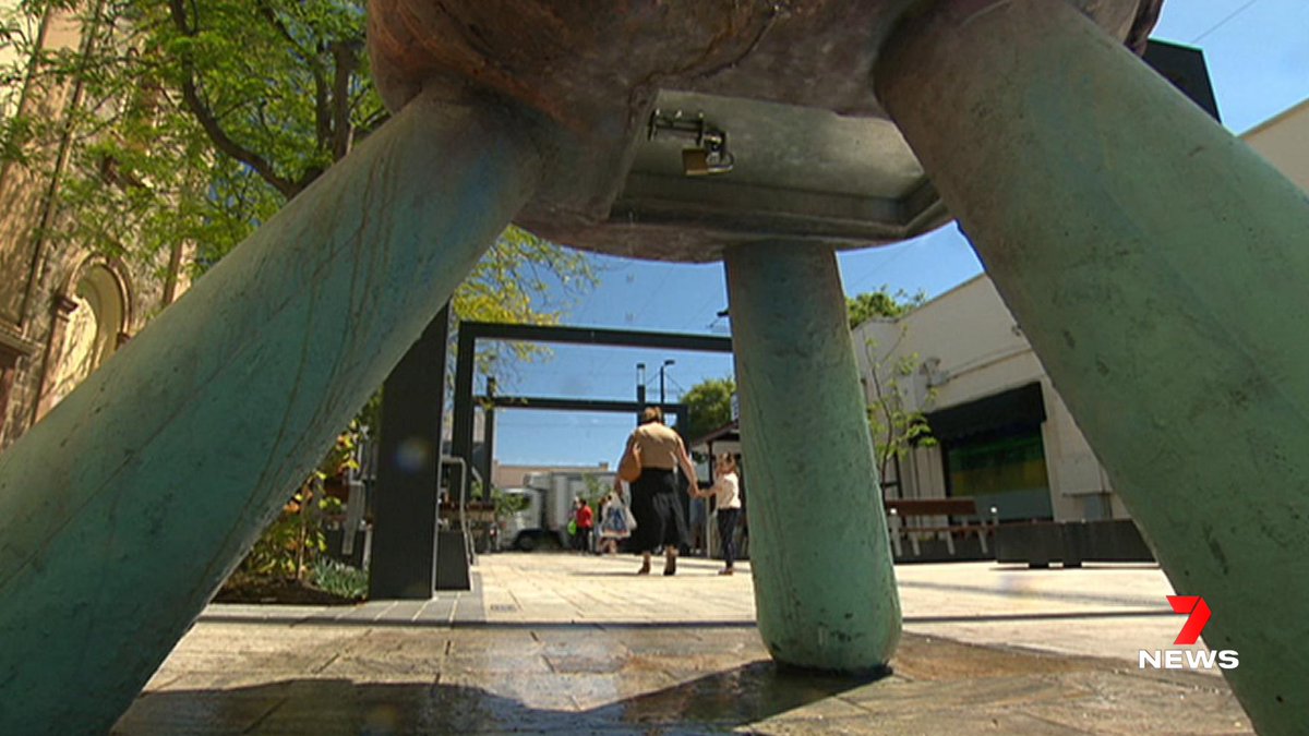 7NewsAdelaide's tweet photo. Move over Rundle Mall pigeon, there’s a new piece of public art leaving passers-by buzzing with intrigue. Meet Sesquipedalian Sea Squirt, the 3-metre-tall centrepiece of a new Glenelg pedestrian plaza - it even drizzles water. Hear the artist's inspiration in 7NEWS at 6pm. #7NEWS https://t.co/7gcgdyBy5H