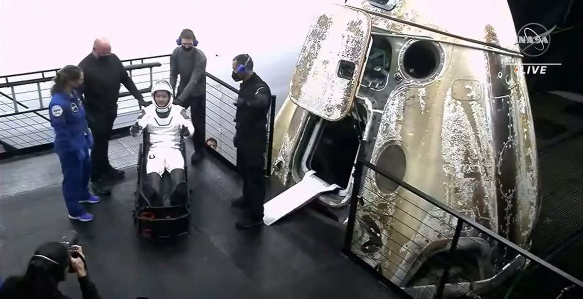 esa's tweet photo. Last out, here's @Thom_astro - back from 199 days in space for #MissionAlpha. https://t.co/U80CURqPX1