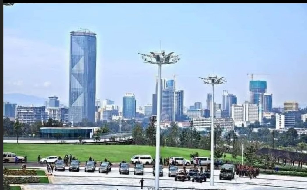 Abvoice_Amhara's tweet photo. Addis Abeba'ns wake up and start advocating for Eskinder Nega the only person that stood up for Addis Abeba residents. At the same time Addis Abeba'ns ought to organize, fundraise and support Wollo IDPs and show your support at times like this! #SaveWollo
#FreeEskinderNega https://t.co/IWwzJ8AxfD