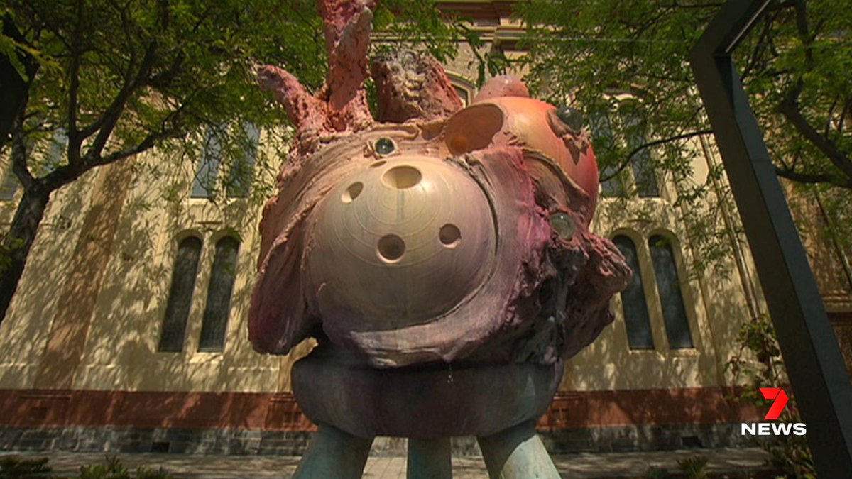 7NewsAdelaide's tweet photo. Move over Rundle Mall pigeon, there’s a new piece of public art leaving passers-by buzzing with intrigue. Meet Sesquipedalian Sea Squirt, the 3-metre-tall centrepiece of a new Glenelg pedestrian plaza - it even drizzles water. Hear the artist's inspiration in 7NEWS at 6pm. #7NEWS https://t.co/7gcgdyBy5H