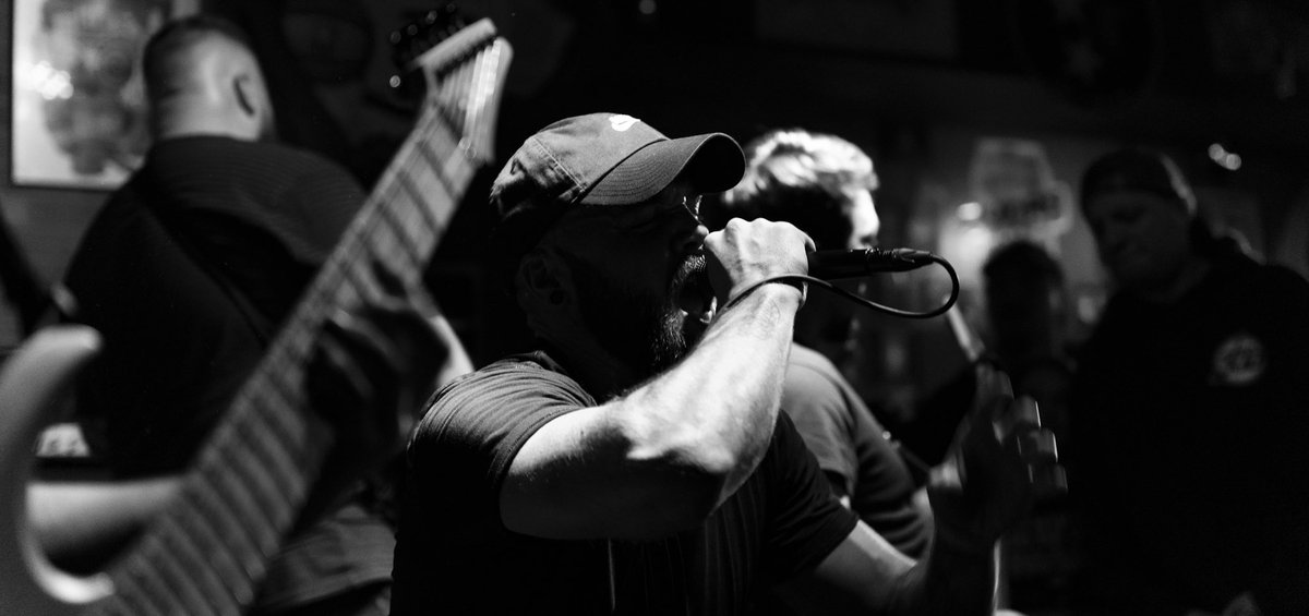 _asleepnow's tweet photo. Take aim at what you want, &amp; pursue it; relentlessly. 

#motivation #sony #SonyAlpha #a7riii #sigma #24mm70mm #blackandwhitephoto #blackandwhite #livephoto #deathcore #dftg #diefortheguild #theguild #livemusic #concertphotography #photography #bnwphotography https://t.co/ApsMeSvAhK