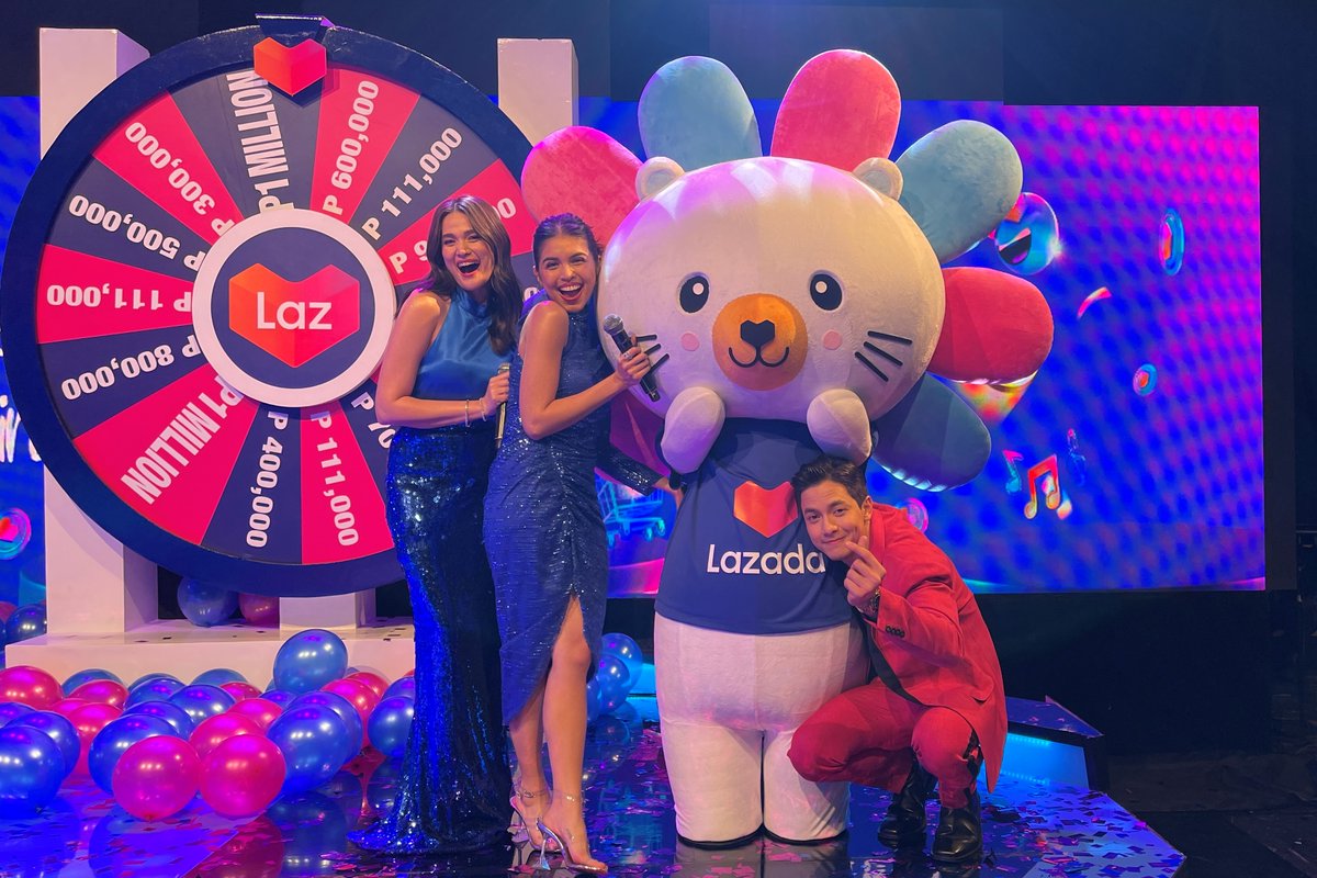 LazadaPH's tweet photo. Your fave #LazadaPH brand ambassadors are ready for our BIGGEST SUPER SHOW OF THE YEAR: happening tonight! Yes, pati si Lazzie!😉

The party starts at 7PM, mga Ka-Lazada!
✨ https://t.co/JK4W3MCGw1

#AldenForLazada #MaineForLazada #BeaForLazada #Lazada1111SuperShow #LazadaPH1111 https://t.co/sTlisjOHRO
