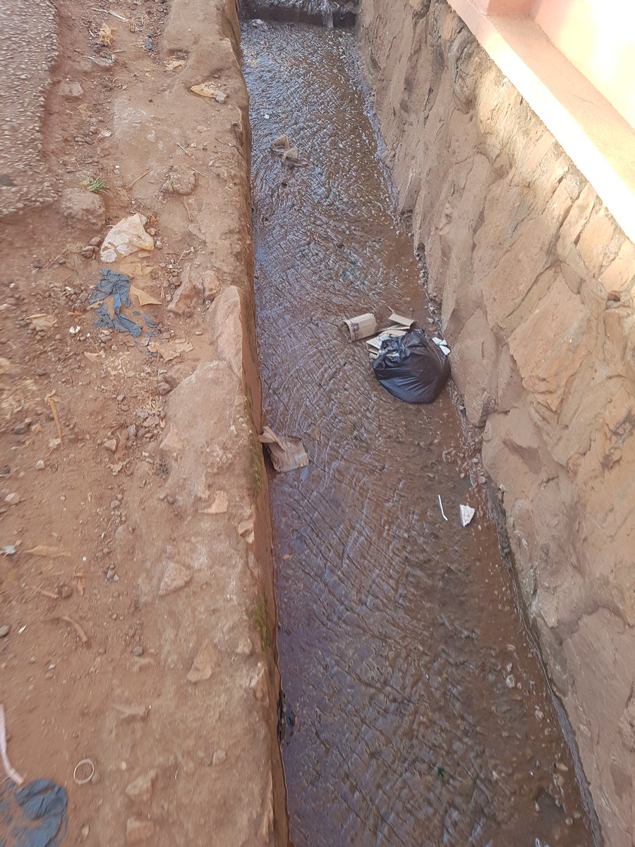 KiiRaTech's tweet photo. @nwscug That pipe burst and water has been flowing since Friday its on the Kabaka's road in Kireka in the junction near good choice primary school.
please work on it https://t.co/QvH52PL2Z7