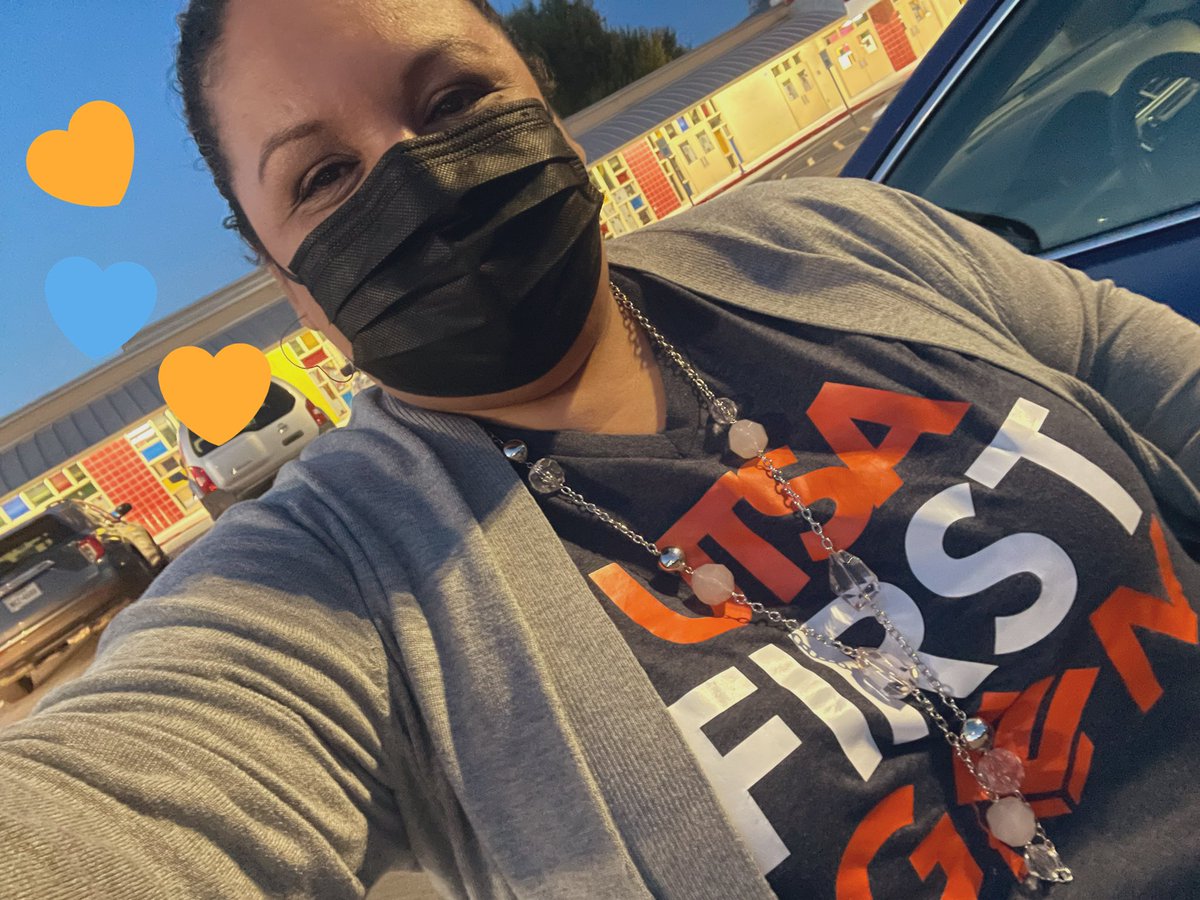 genevie79cr's tweet image. Before the day ends…Happy National #FirstGen Day!! November 8 is the 56th anniversary of the signing of the 1965 Higher Education Act. This week is meant to #CelebrateFirstGen college students! Proud to be part of the club! #FirstGenUTSA 🧡💙🧡