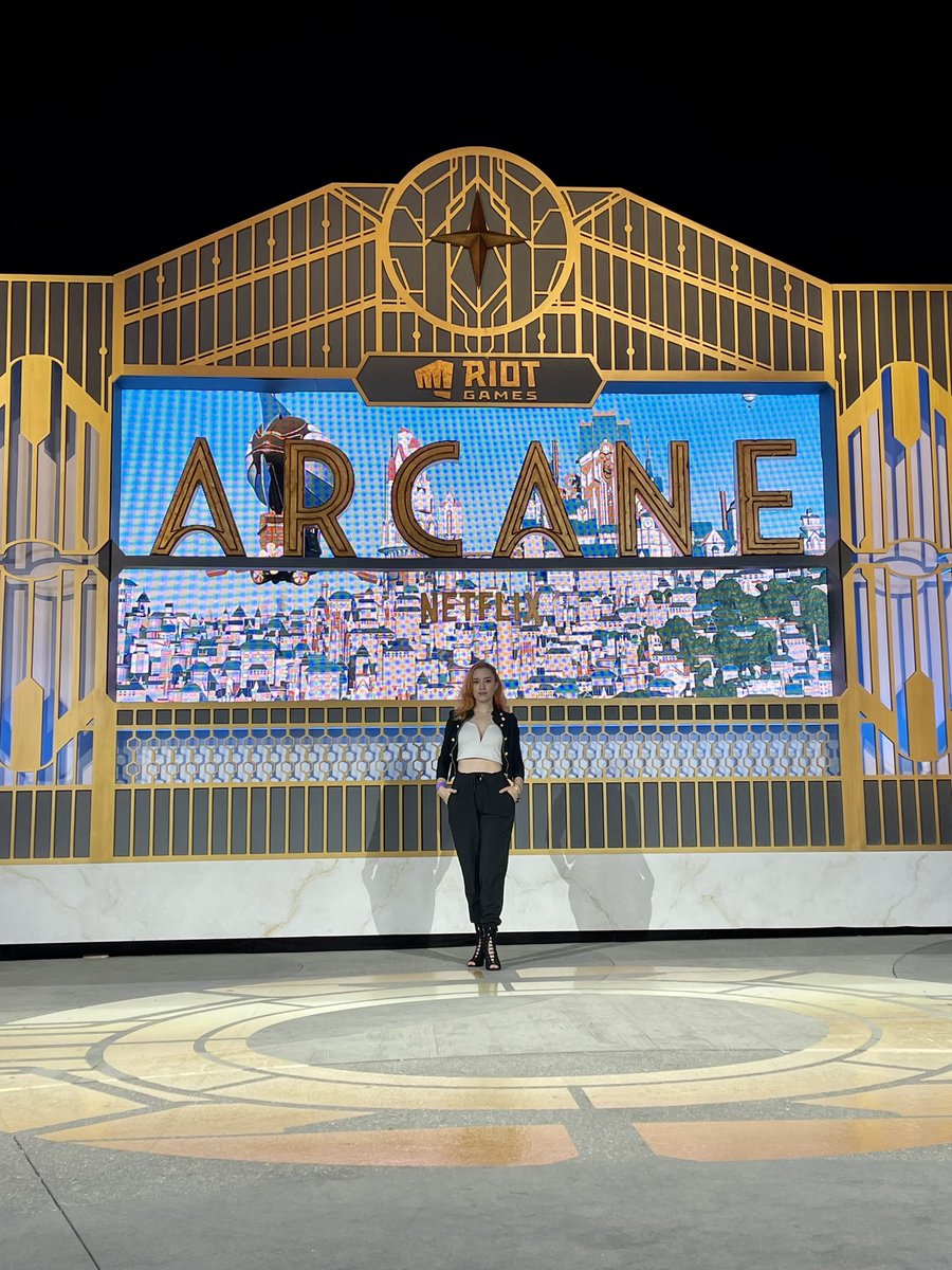 _Sarand's tweet photo. Got to do the @arcaneshow premiere that they set up on campus. Boy does Riot know how to make an experience. https://t.co/2OhN41hULS