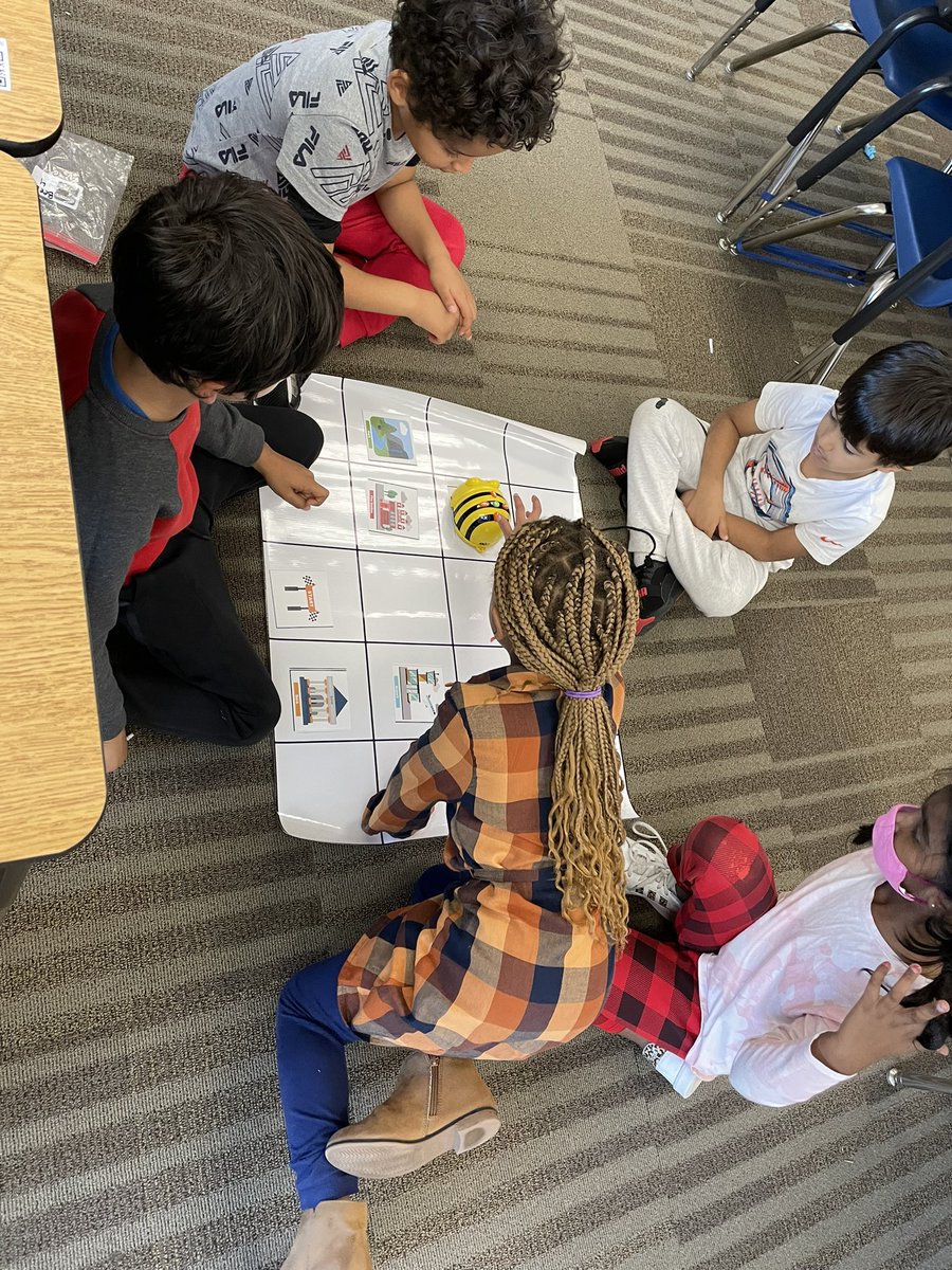 MrsRosserDLC's tweet photo. If you give a teacher capacity, she’ll share it with her students! #friscofutureready #collaboration #futurereadyeducator @LiscanoElem @CummingsCrew https://t.co/11axzpi3zM