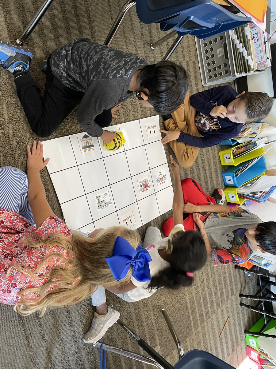 MrsRosserDLC's tweet photo. If you give a teacher capacity, she’ll share it with her students! #friscofutureready #collaboration #futurereadyeducator @LiscanoElem @CummingsCrew https://t.co/11axzpi3zM