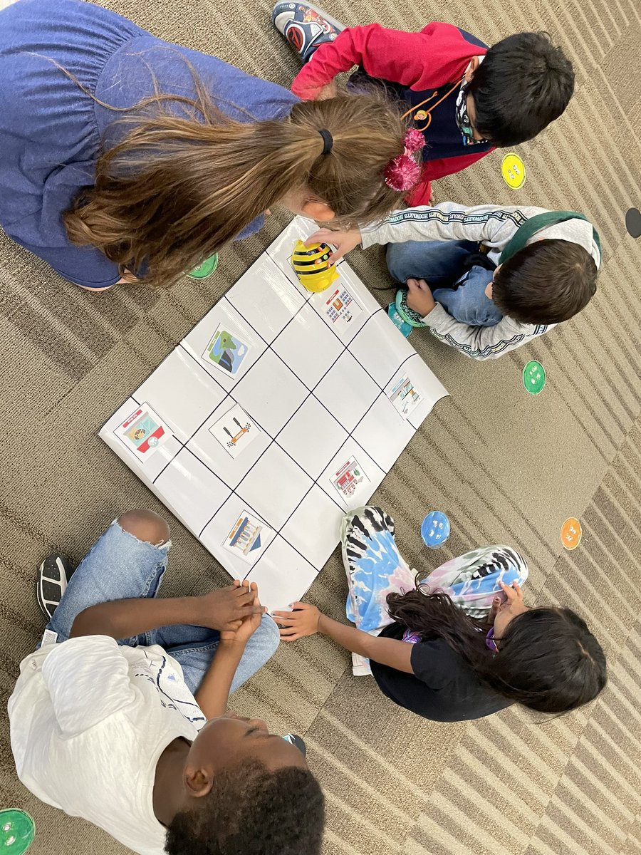 MrsRosserDLC's tweet photo. If you give a teacher capacity, she’ll share it with her students! #friscofutureready #collaboration #futurereadyeducator @LiscanoElem @CummingsCrew https://t.co/11axzpi3zM