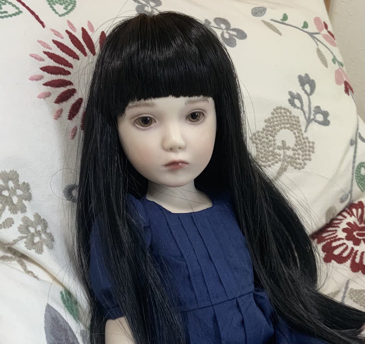 bansyo_k's tweet photo. 髪貼り前に、既製のかつらの試着をしました。

この子はさっき組み上げたので、今日が誕生日。
おめでとう🎉　mimosa型では4人めになります。

#球体関節人形 #ビスクドール https://t.co/xw1I0VME0x