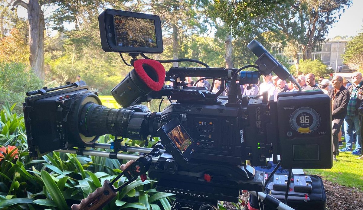 OneRiverMedia's tweet photo. Did something slightly different than my norm: One-man crew of camera, audio, streaming, 100% off-grid. Built my ENG UMP 17X servo zoom setup with added bits to make this work as a single powerful mobile unit.
More info/pics:
https://t.co/2guAlYowwY
#livestream #blackmagicdesign https://t.co/hW7gu6xkUd