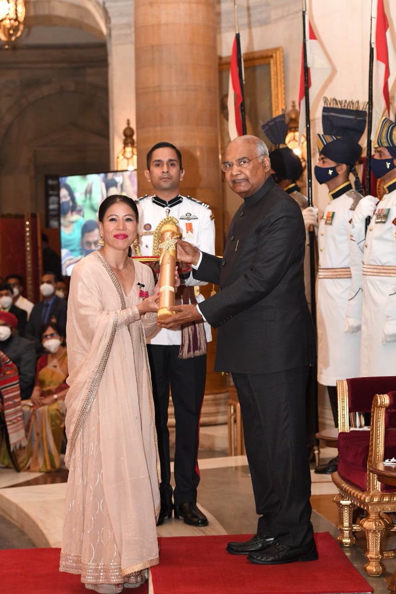 BFI_official's tweet photo. Hon'ble President Shri Ramnath Kovind ji conferred the prestigious #PadmaVibhushan Award to boxing great #MaryKom for her exceptional contributions to Indian Sports. She becomes the 1️⃣st sportswoman to be honoured with the Country’s 2️⃣nd highest civilian award👏🏻

#PadmaAwards2020 https://t.co/QKAiQ5vTD3