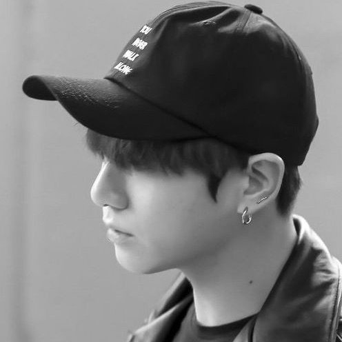 miyeok_jk's tweet photo. 앞에서 봤을 때                       뒤에서 봤을때 https://t.co/oPZIfXm2Ro