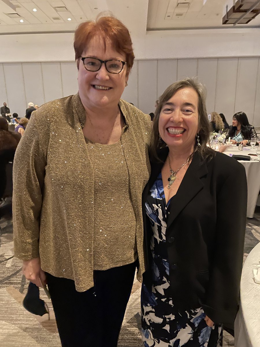 ClaudiaPhD2's tweet photo. Proud to meet the present president and CEO of Sigma @Sigma @SigmaNursing @GTALofSigma #SigmaCONV21
#GTALofSigma @RichardRicciar3 @Sigma_CEO @VUDeanJeffries https://t.co/w5WSijWByM