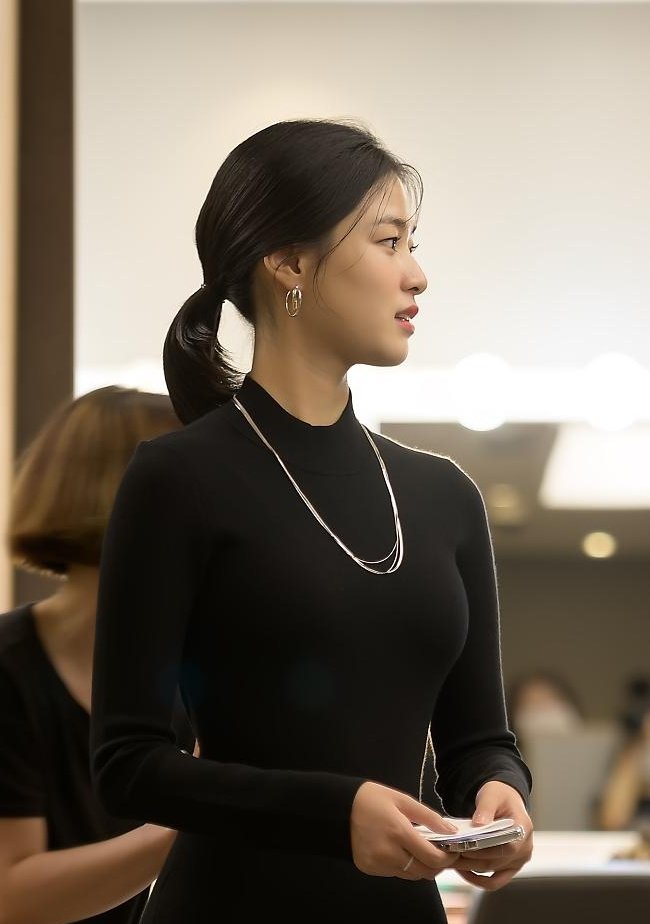 ms_kangsolb's tweet photo. definitely my fave 🖤🤍
#LeeSookyung #이수경 https://t.co/KPLP22w7Pk