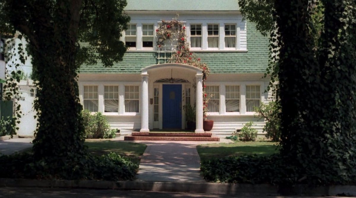 sexydeadite's tweet photo. wes craven’s ‘a nightmare on elm street’ premiered 37 years ago today https://t.co/A2tYdQnLtY
