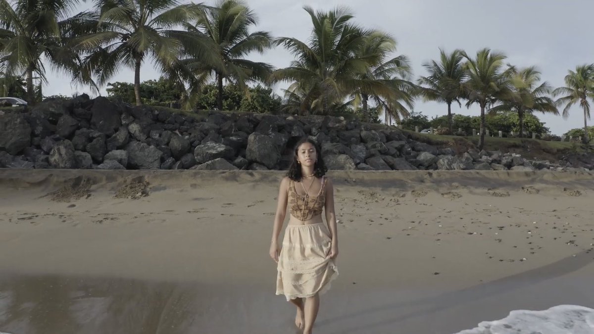 livmadithinker's tweet photo. te amo - madison reyes mv <3 https://t.co/Cn1jg6sHoN