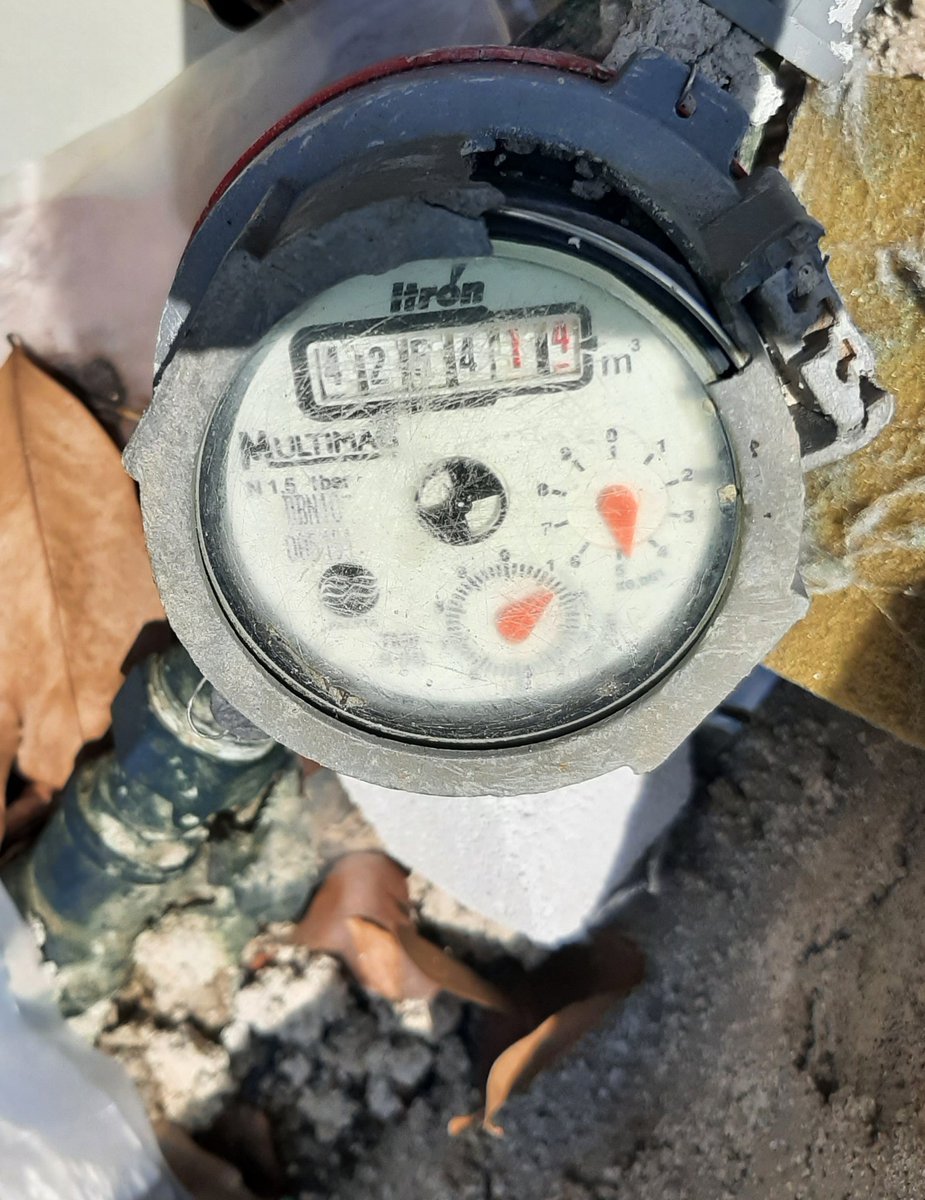 corner_clean's tweet photo. Siang @Water4life_ID dikatakan oleh petugas catat meter, bahwa meter air saya berembun dan sdh diajukan penggantian oleh petugas tsb..,dan ini sdh 2 bulan tidak ada penggantian atau tindak lanjutnya.., ??? https://t.co/kfVLjJaLEF