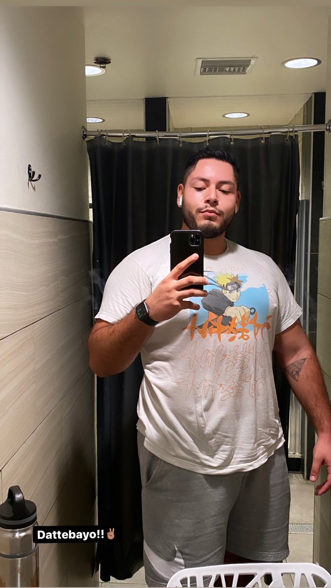 Jesucii09's tweet photo. Gym sesh done, dattebayo!😌✌🏽 https://t.co/RiiJhkSOsu