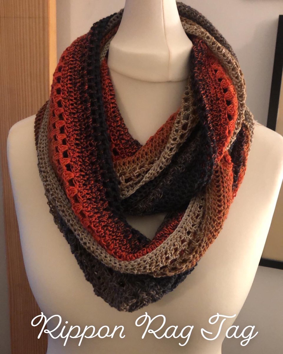 RipponRagTag's tweet photo. Morbius infinity scarf #crochet #RipponRagTag inbox me for price https://t.co/6lVFLvSZ4C