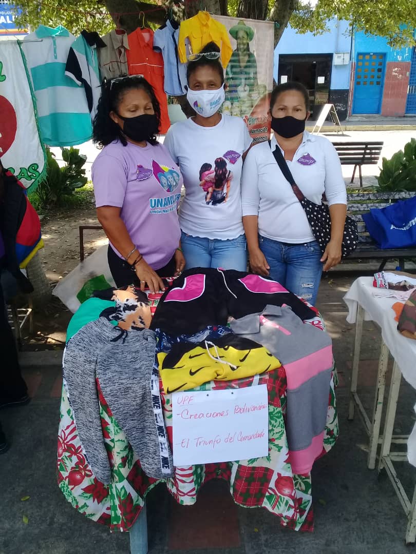 RibasMcay's tweet photo. Productora captada para estudiar Ribas Productiva textil, dignificando su saber https://t.co/nfZmQVyvi5