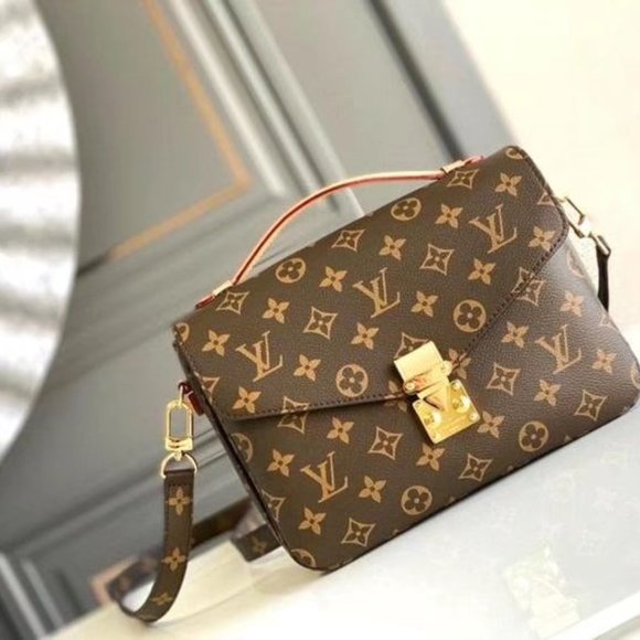 ishopsmartsave's tweet photo. So good I had to share! Check out all the items I'm loving on @Poshmarkapp #poshmark #fashion #style #shopmycloset #gucci #louisvuitton: https://t.co/ee1hk3PjKV https://t.co/Y2bK7ZrBXP