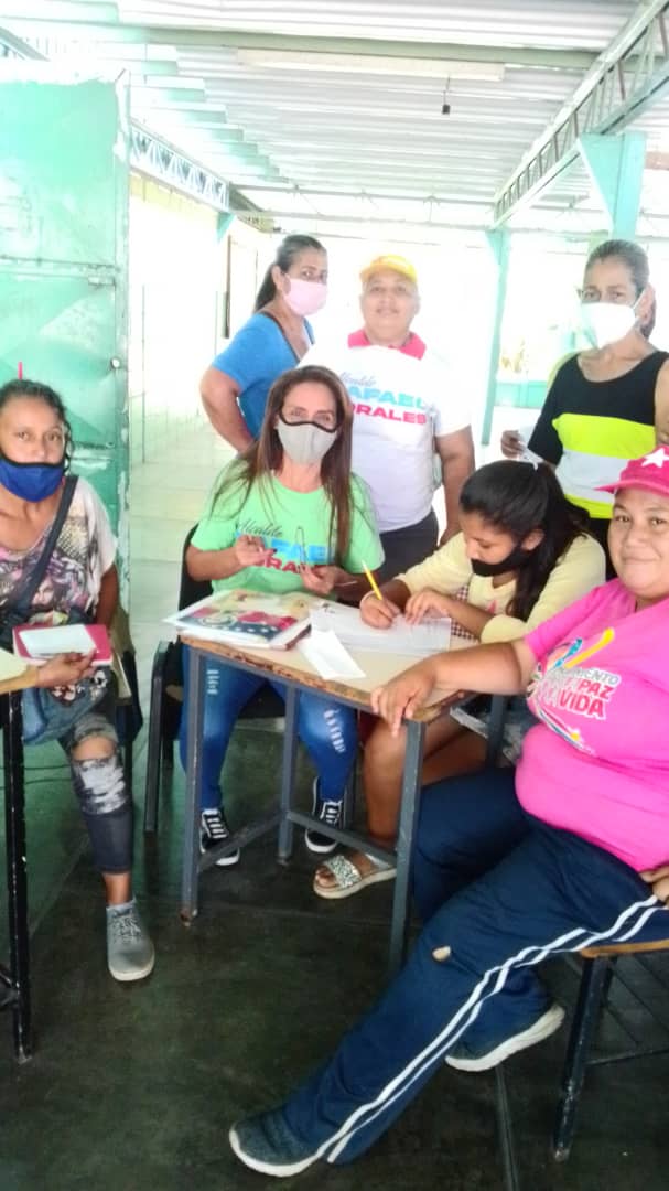 RibasMcay's tweet photo. Reunión en la U.E.N. Virginia Pérez de Orama.
Propósito: Validación de Estructura y Confirmación de comando de calle, B/Brisas del Lago. https://t.co/NI1cqxO6gX