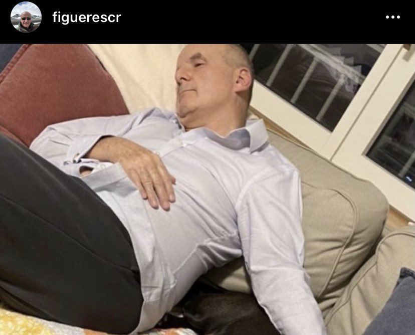 abrenesu_'s tweet image. “Disfruta mientras eres joven y estés lleno de energía“

yo después de almorzar: