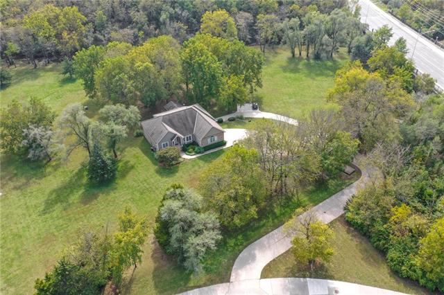 RobEllermanTeam's tweet image. New Listing! $650,000.00, 4BR, 3BA, 751 SW Old Pryor Road, Lee's Summit, MO 64081, Full Details 150237907.homesconnect.com/Listing/306349…