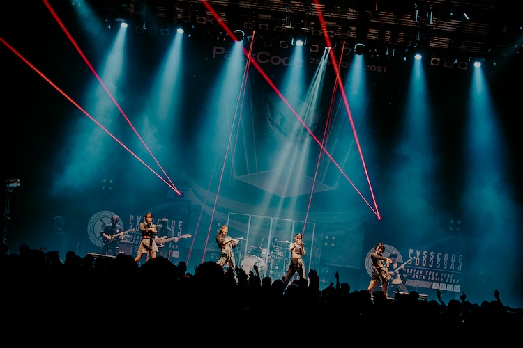 natalie_mu's tweet photo. 【ライブレポート】新生PassCodeがZeppDCのステージに、有馬えみり迎えた新体制の実力を証明する(写真19枚)
https://t.co/QH1YloMb4W
#PassCode_ZeppTour2021 https://t.co/mZY80xJVmr
