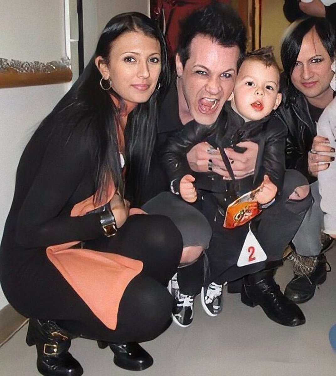 FallanFox's tweet photo. Talinda, "Crazy Uncle" Ryan and Amir with baby Tyler 🥺💖
#TalindaBennington #RyanShuck #AmirDerakh #DeadBySunrise https://t.co/HFX8BJp3Bt