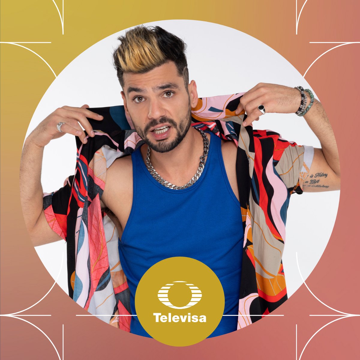 A 'JuanGa' le da vida @ramses_aleman. Es un hombre típico de barrio, coqueto, pícaro y enamoradizo. Trabaja en el taller de “Tavo” y vive eternamente enamorado de Soledad. @MiFortunaAmarte televisa.com/sala-de-prensa….