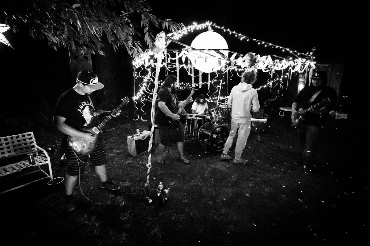 TheMillards510's tweet photo. Rocking out in Mendocino. https://t.co/sqeKEsvXNg