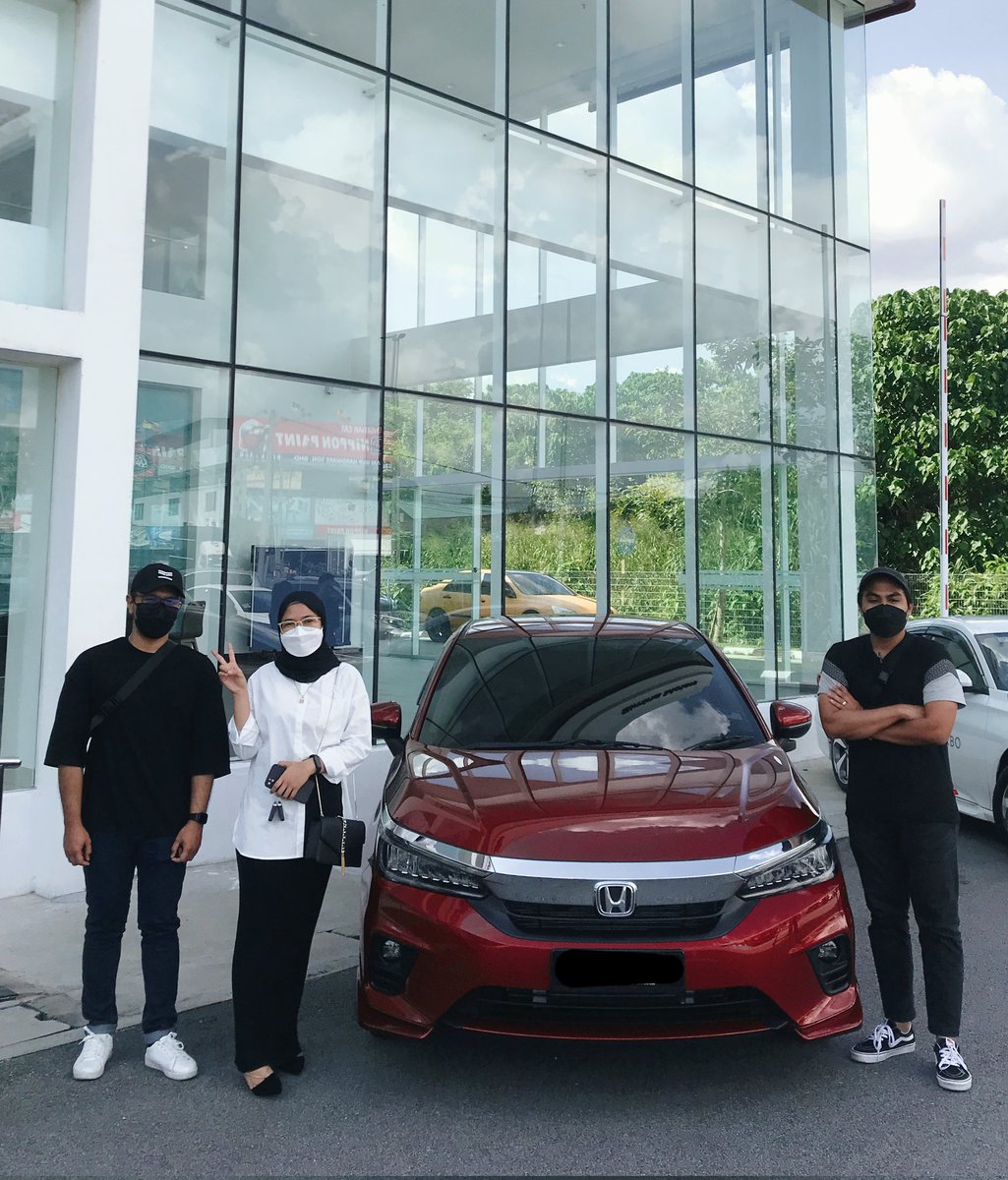 afiqueafandi's tweet photo. Customer ni pun sama. Beli City V siap dengan package Modulo bodykit, tinted &amp; coating. Baru lah nampak kemas sikit. Cik Anis ni muda &amp; periang orang nya. Urusan mudah sangat. Tak sampai 2 bulan dapat kereta. Tahniah &amp; welcome to Honda Family ! https://t.co/5C7nzJvEgh