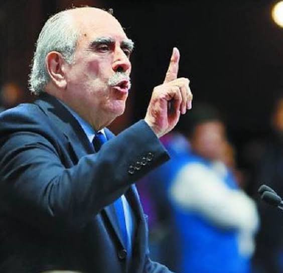 julioastillero's tweet photo. La llegada de @PabloGomez1968 a la #UIF no significa un retroceso en la lucha contra la corrupción. Pablo llega de inicio incluso con mayor preparación y experiencia en el tema que @SNietoCastillo en su momento. Gómez es honesto y puede ser implacable y eficaz. Ojalá cumpla. https://t.co/KHjBBaVvjk