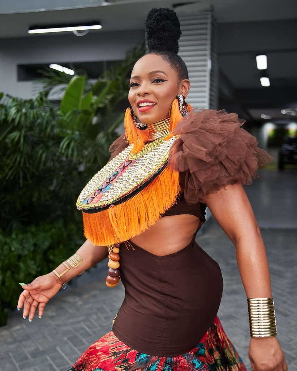 ikonerx's tweet photo. MAMA AFRICA on the #DOUBLEDOUBLE factor feeling. 
#yemialade #africa #mamaafrica #festival #Nigeria #Africa #Africanprints #Ikonerx #Ikonerxmedia #creatingeveryday #Doubledoublechallenge #Africanculture https://t.co/7hv1ig3oNQ