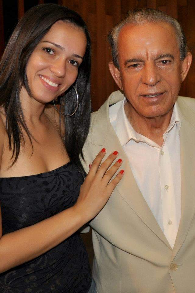 Giva_Carvalho's tweet photo. Sinto tanto! É inenarravelmente triste dizer adeus a @IrisRezendeM, sem dúvida a maior referência política de Goiás e uma das maiores do país. Um homem que me deu tantas oportunidades... Ficam as memórias, a gratidão e a certeza da imortalidade que a história lhe reserva #RipIris https://t.co/48TBZWuOtB