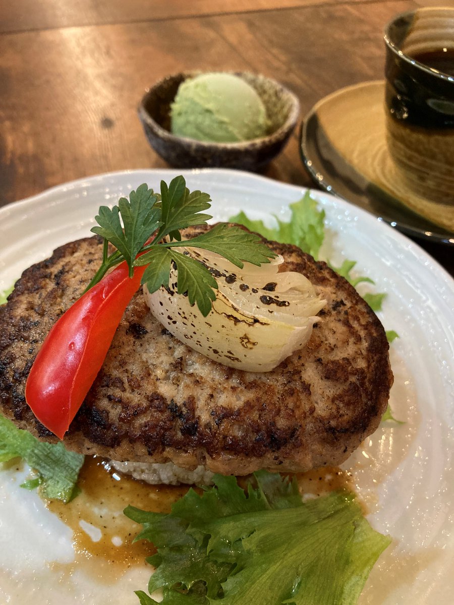 تويتر 茶の湯cafe 銀河の船 على تويتر ハンバーグ焼おにぎり ランチタイム11 00 15 00 980円 税込 ドリンク ミニアイスクリーム付です ハンバーグのソースは 古の竜田川ソース です 東京スカイツリー近くをお通りの際は ぜひお立ち寄りくださいませ