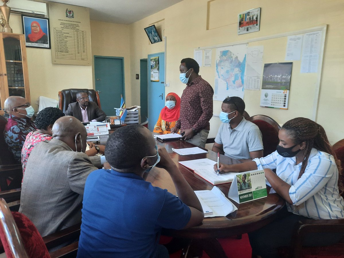 Foundation for Civil Society (@fcstz) on Twitter photo <a href="/FCSTZ/">Foundation for Civil Society</a> Executive Director <a href="/KiwangaFrancis/">Francis Kiwanga</a> speaking to the Arusha RAS Dr Athumani J Kihamia on our work in protecting girls rights & empowering girls voices in Arusha #JMV2021 <a href="/FCSTZ/">Foundation for Civil Society</a> Executive Director <a href="/KiwangaFrancis/">Francis Kiwanga</a> speaking to the Arusha RAS Dr Athumani J Kihamia on our work in protecting girls rights & empowering girls voices in Arusha #JMV2021