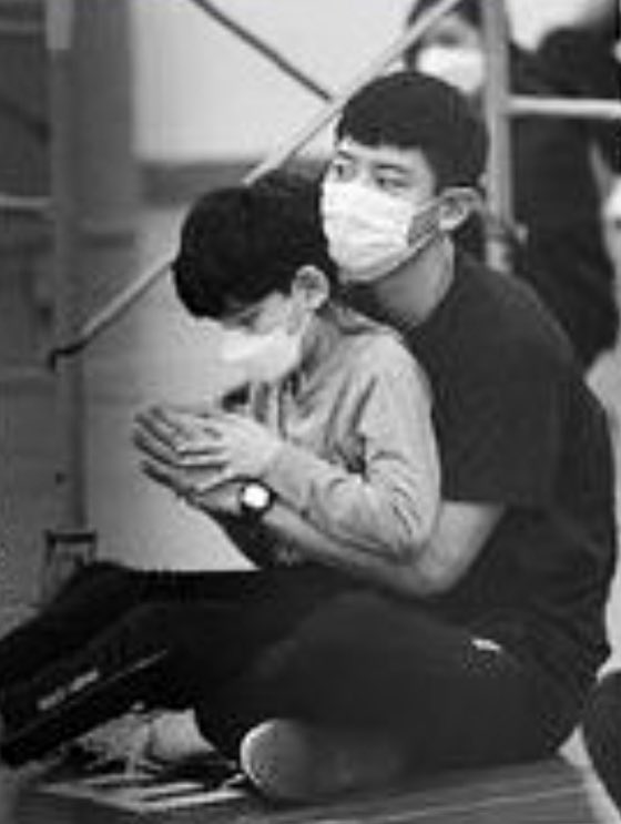 kokokbop's tweet photo. CHANYEOL AND ONE OF THE CHILD ACTORS (SEUNGSOO) IN ASOM 🤲🏻 THEY LOOK SO CUTEE 🤏🏻 https://t.co/wQM1DMFluZ