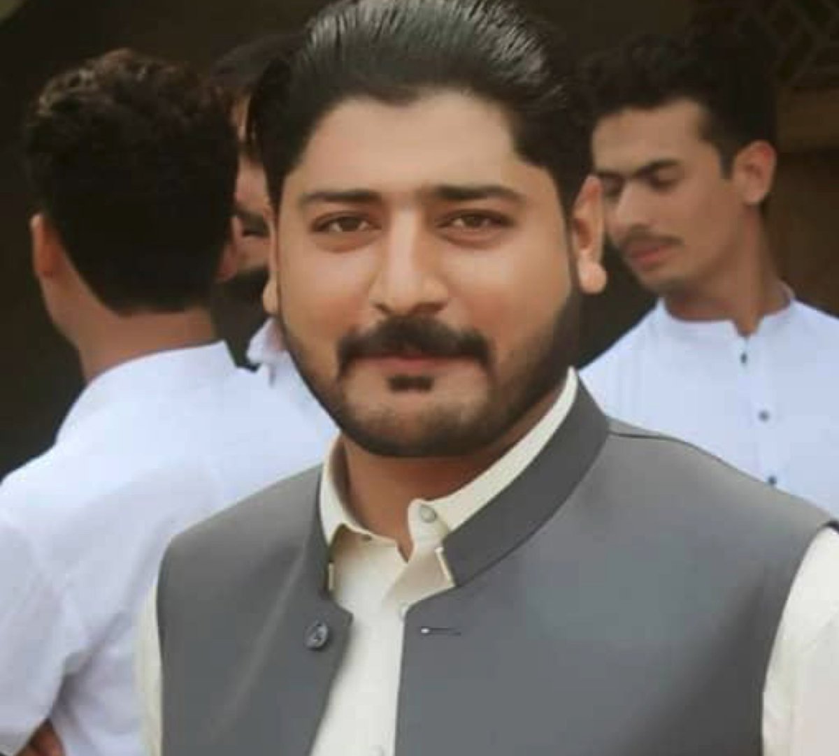 iihtishamm's tweet photo. Muhammad Zada, a social media activist who started a campaign “Drugs free Nation” has been killed in Malakand. He posted a message on Facebook earlier that he’s getting threats from AC. He openly criticised local management (AC, DC) in his videos.  #JusticeForMuhammadZada https://t.co/H0UnfosTEr
